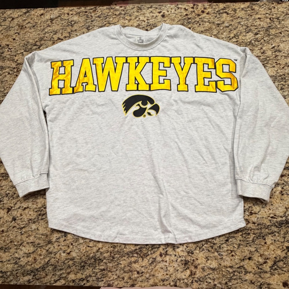 Gameday Couture Iowa Hawkeyes Womens Large Gray Long Sleeve Graphic T-Shirt L